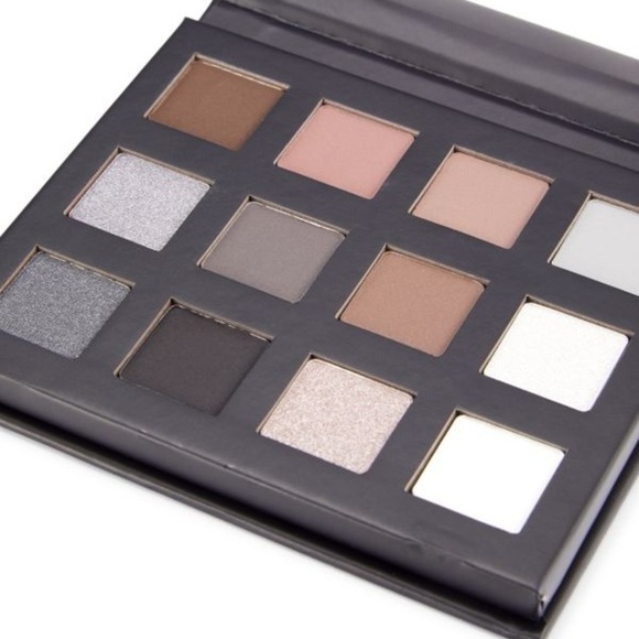 Smoky Eye Eyeshadow Palette - Picture 4 of 5